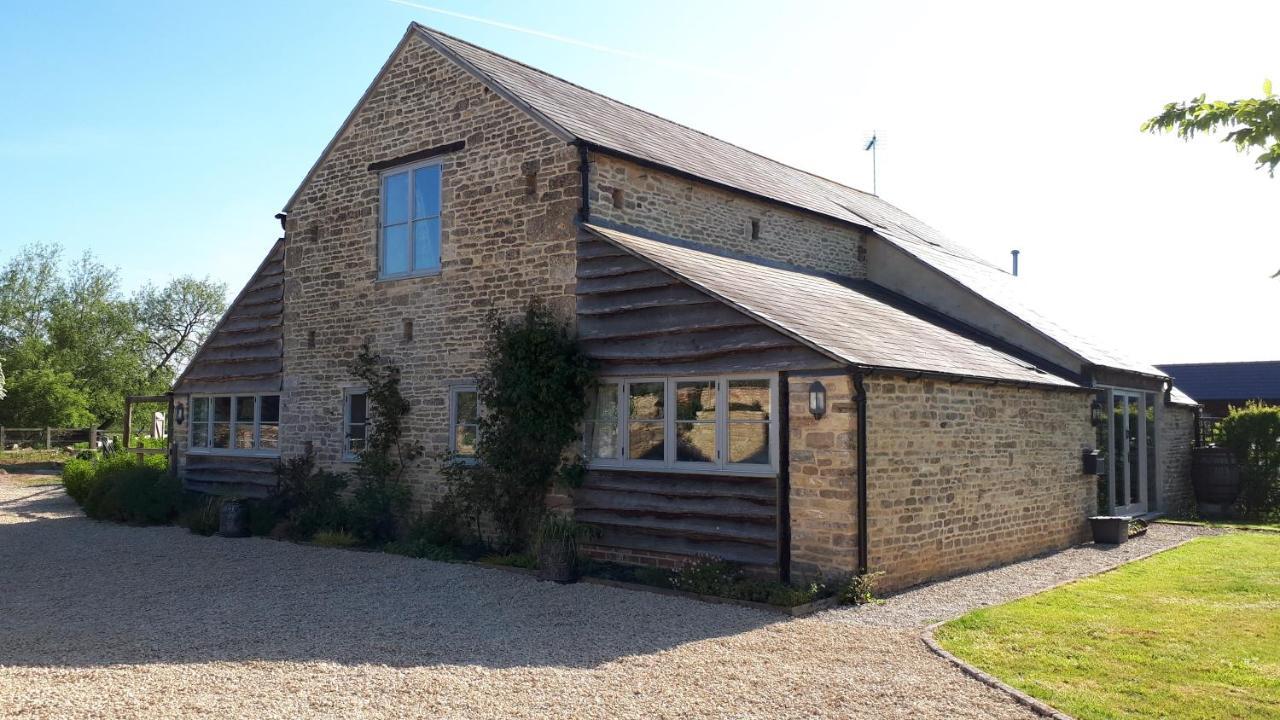 The Byre North End Farm Bed and Breakfast Ashton Keynes Exteriör bild