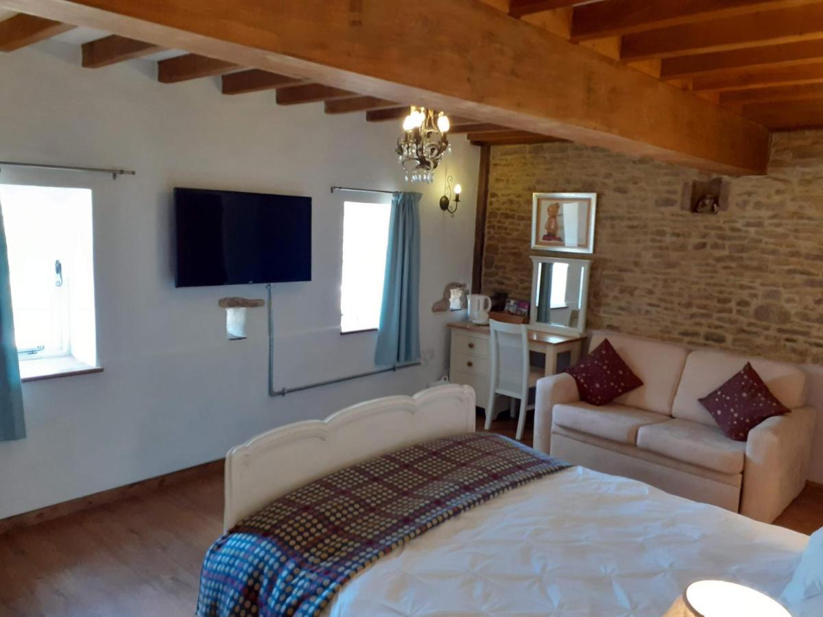 The Byre North End Farm Bed and Breakfast Ashton Keynes Exteriör bild