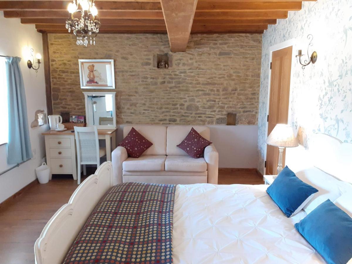 The Byre North End Farm Bed and Breakfast Ashton Keynes Exteriör bild